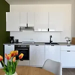 Neu Renovierte Mit Kueche, Klima & Waschtrockner - Nahe Zentrum *