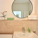 Neu Renovierte Mit Kueche, Klima & Waschtrockner - Nahe Zentrum 아파트 *