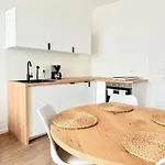 아파트 Neu Renovierte Mit Kueche, Klima & Waschtrockner - Nahe Zentrum