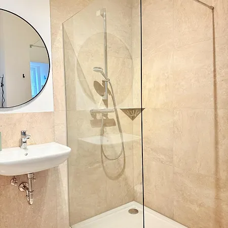 Апартаменты Neu Renovierte Mit Kueche, Klima & Waschtrockner - Nahe Zentrum Бохольт